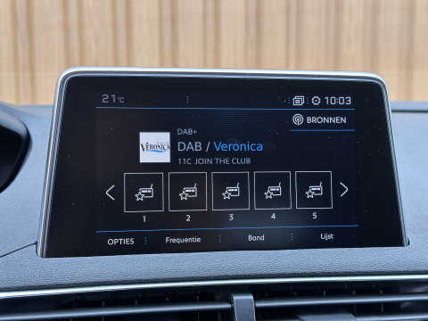 Peugeot 3008 1.2 PureTech Blue Lease Premium | Achteruitrijcamera | Afneembare Trekhaak | Cruise Control | Apple Carplay | Parkeersensoren | Keyless | Android Auto