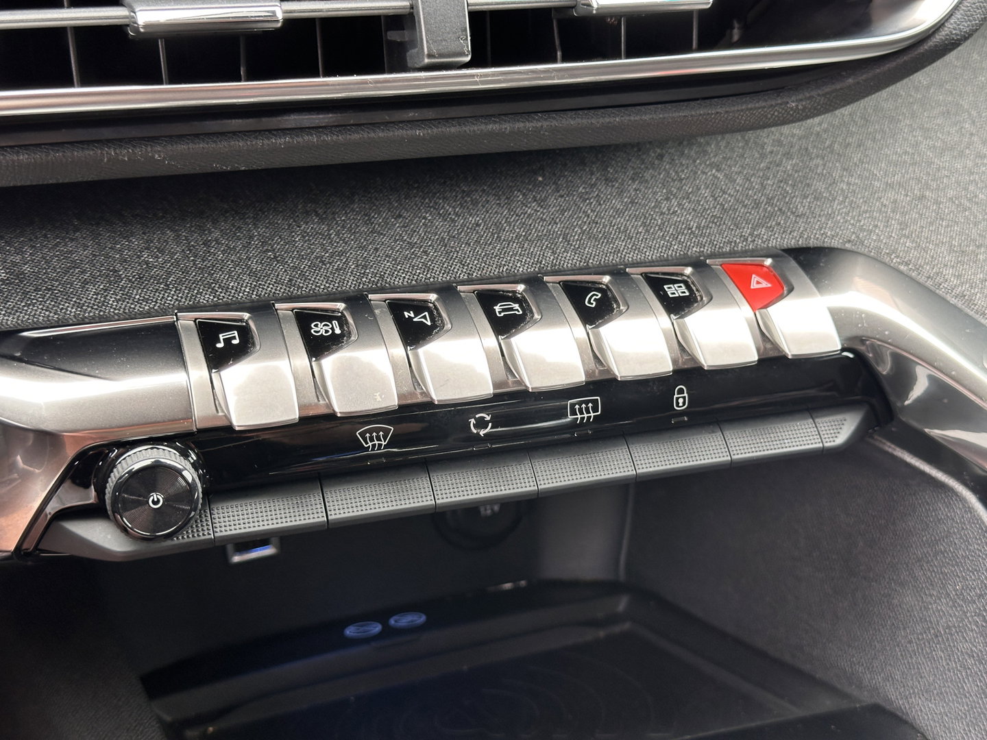 Peugeot 3008 1.2 PureTech Blue Lease Premium | Achteruitrijcamera | Afneembare Trekhaak | Cruise Control | Apple Carplay | Parkeersensoren | Keyless | Android Auto