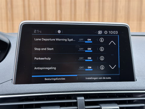 Peugeot 3008 1.2 PureTech Blue Lease Premium | Achteruitrijcamera | Afneembare Trekhaak | Cruise Control | Apple Carplay | Parkeersensoren | Keyless | Android Auto