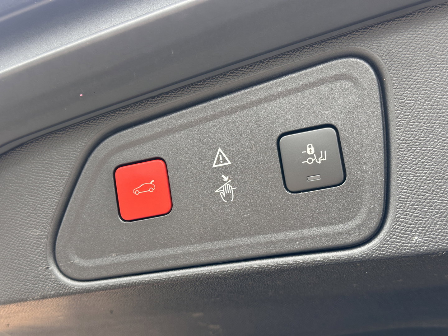Peugeot 3008 1.2 PureTech Blue Lease Premium | Achteruitrijcamera | Afneembare Trekhaak | Cruise Control | Apple Carplay | Parkeersensoren | Keyless | Android Auto