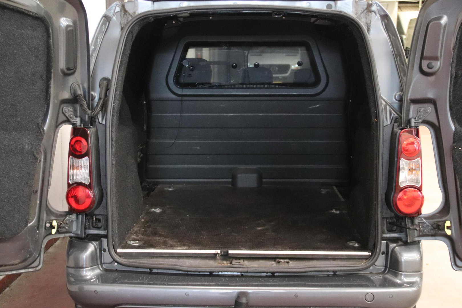 Citroën Berlingo 1.6 BlueHDI AUTOMAAT 3 PERS EURO 6 AIRCO TREKHAAK