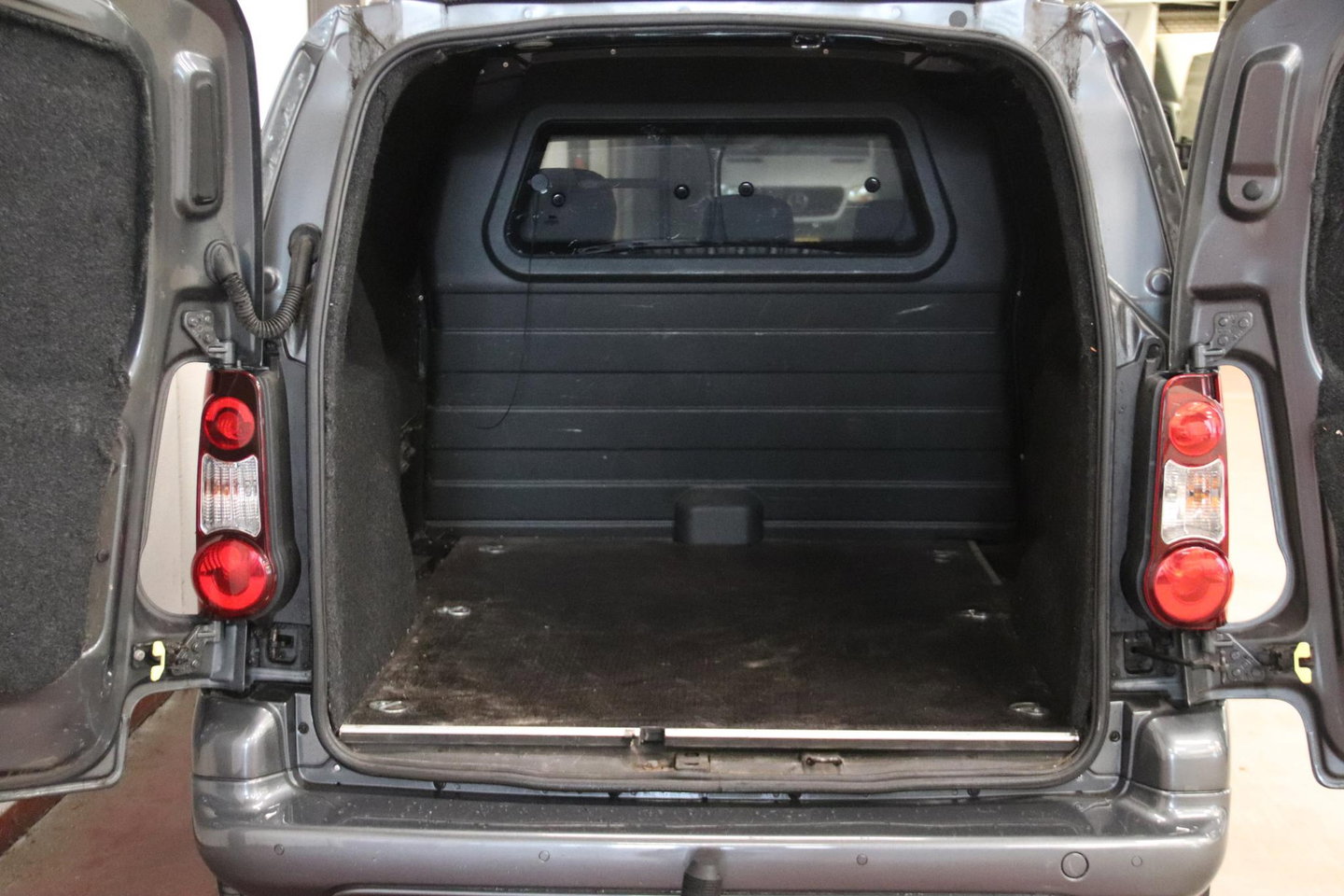 Citroën Berlingo 1.6 BlueHDI AUTOMAAT 3 PERS EURO 6 AIRCO TREKHAAK
