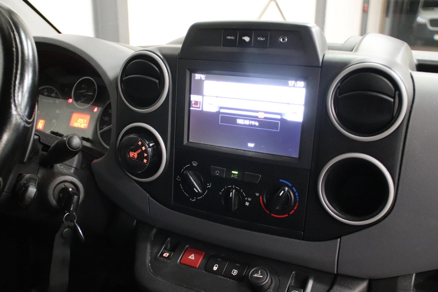 Citroën Berlingo 1.6 BlueHDI AUTOMAAT 3 PERS EURO 6 AIRCO TREKHAAK