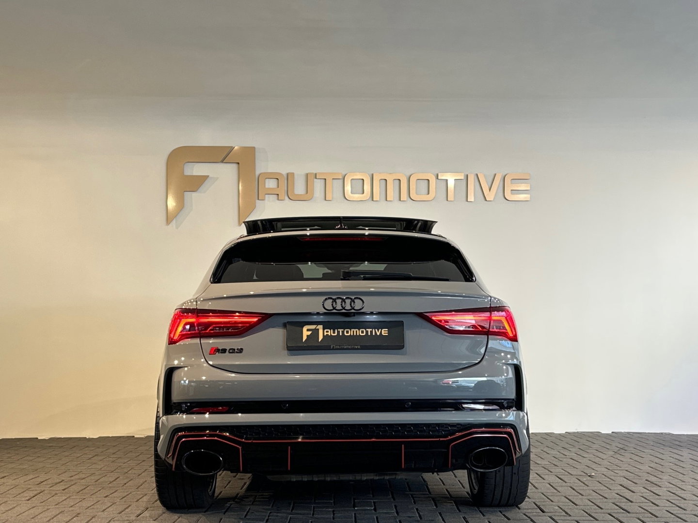 Audi RSQ3 Sportback 2.5 TFSI Pano|RS Seat|Trekhaak|Sfeer|VOL