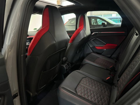 Audi RSQ3 Sportback 2.5 TFSI Pano|RS Seat|Trekhaak|Sfeer|VOL