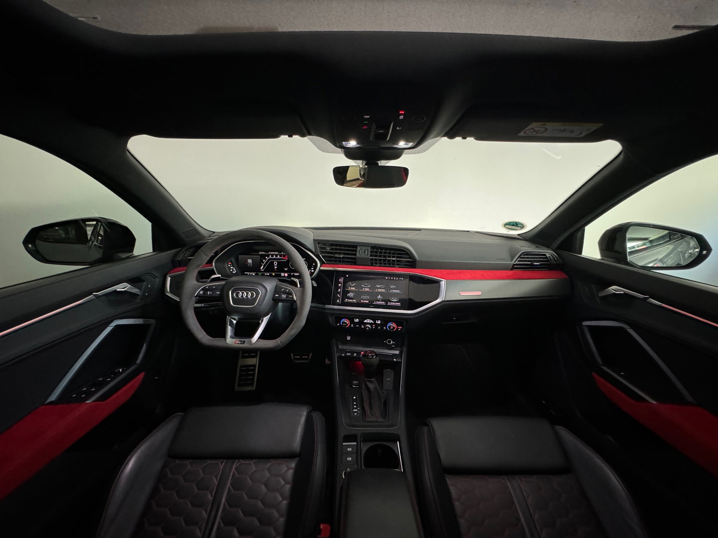 Audi RSQ3 Sportback 2.5 TFSI Pano|RS Seat|Trekhaak|Sfeer|VOL