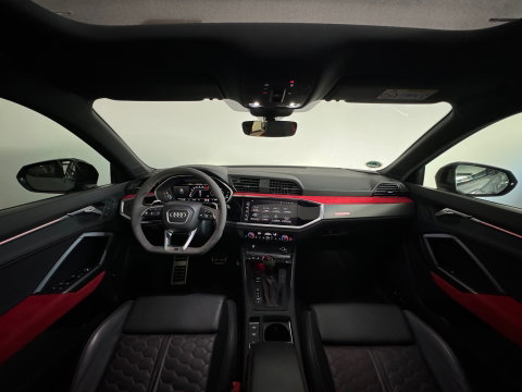 Audi RSQ3 Sportback 2.5 TFSI Pano|RS Seat|Trekhaak|Sfeer|VOL