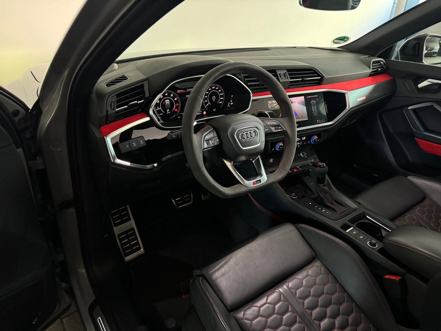 Audi RSQ3 Sportback 2.5 TFSI Pano|RS Seat|Trekhaak|Sfeer|VOL