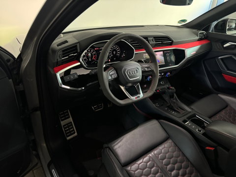 Audi RSQ3 Sportback 2.5 TFSI Pano|RS Seat|Trekhaak|Sfeer|VOL