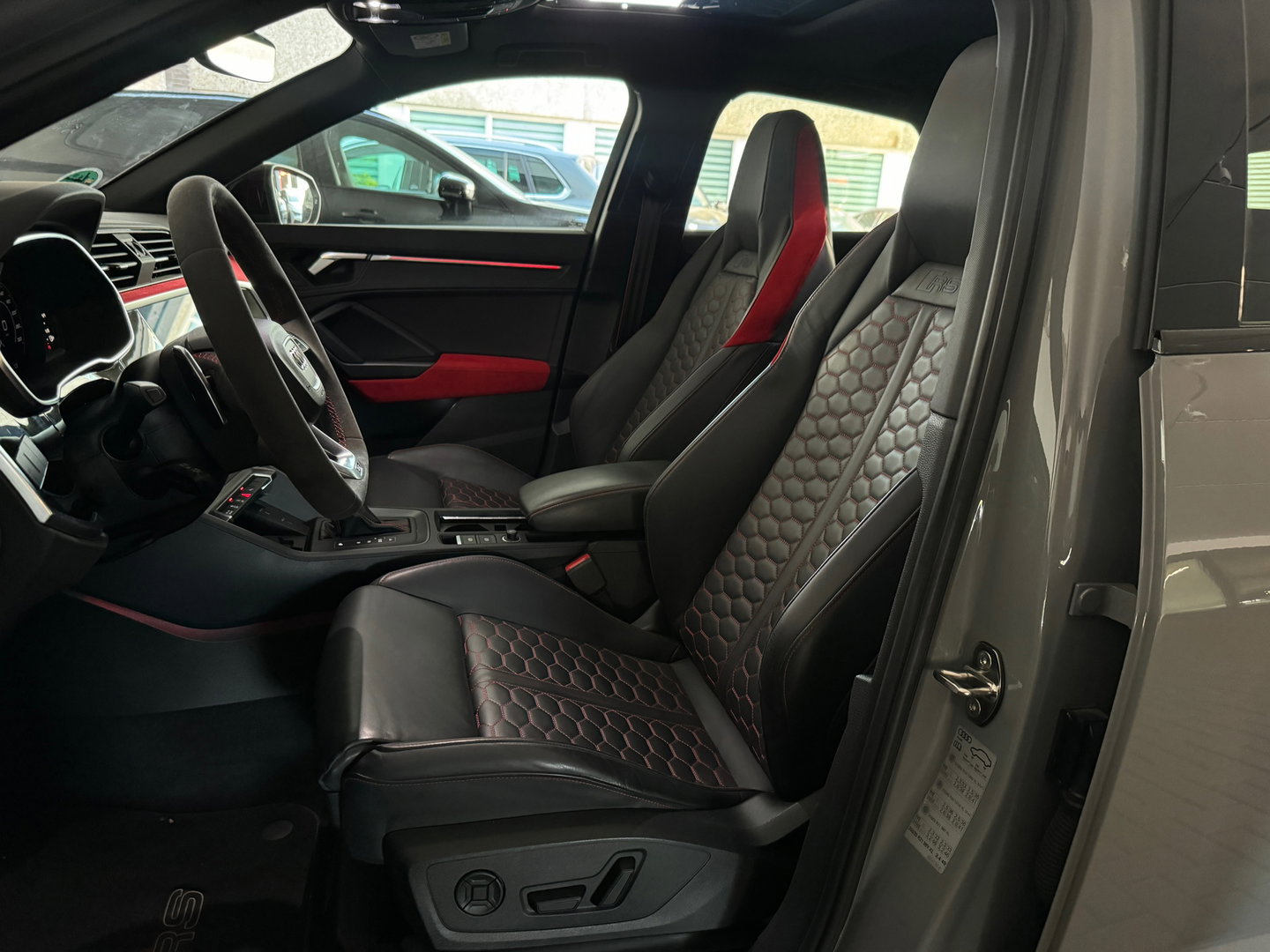 Audi RSQ3 Sportback 2.5 TFSI Pano|RS Seat|Trekhaak|Sfeer|VOL