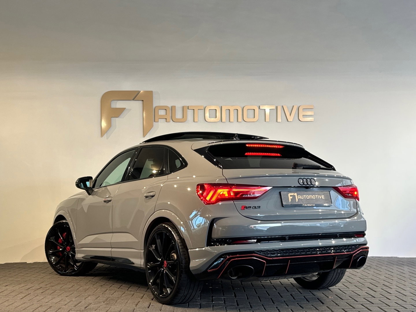Audi RSQ3 Sportback 2.5 TFSI Pano|RS Seat|Trekhaak|Sfeer|VOL