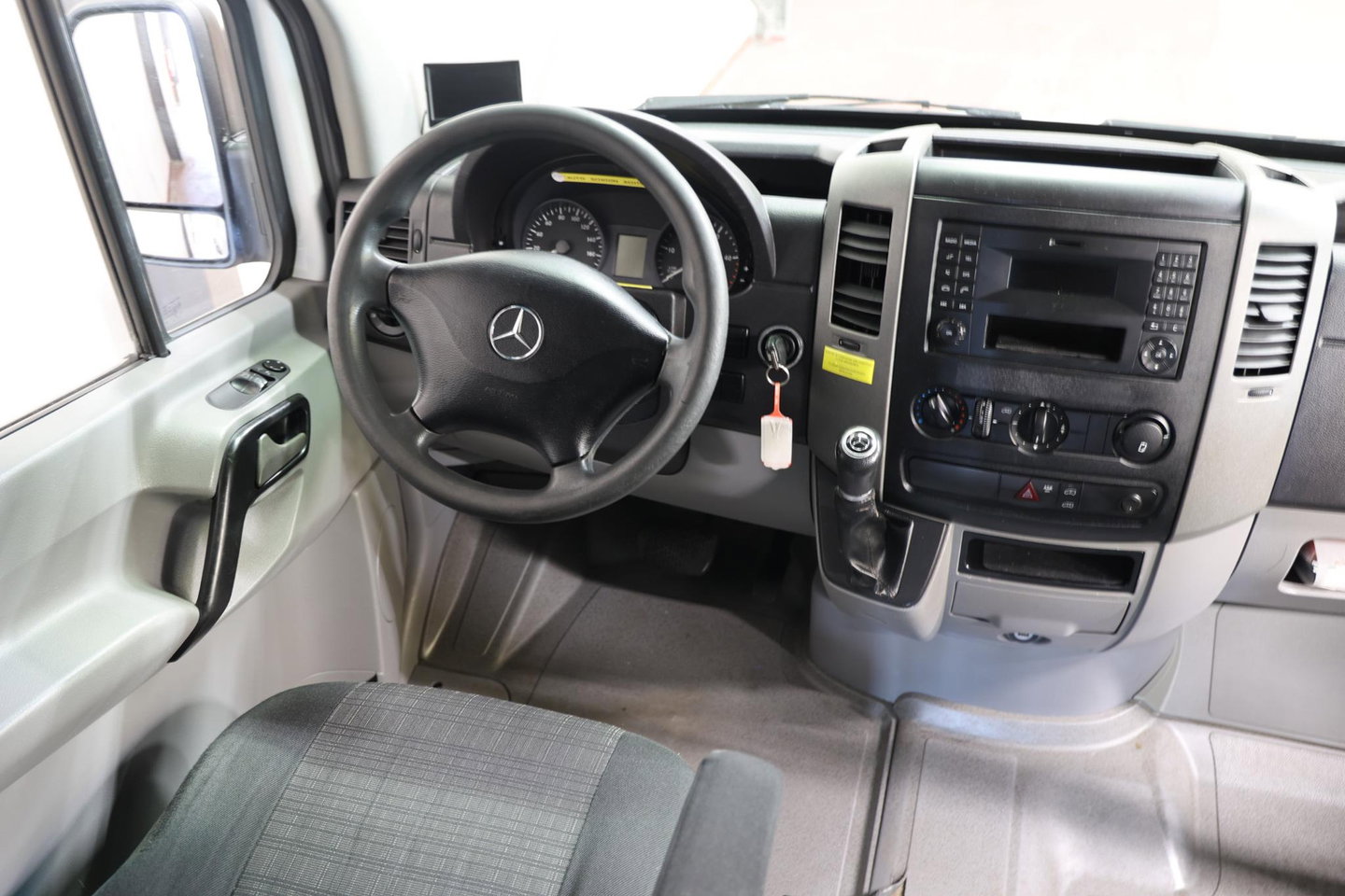 Mercedes-Benz Sprinter 311 2.2 CDI AUTOMAAT L3H2 POST NL EURO 6
