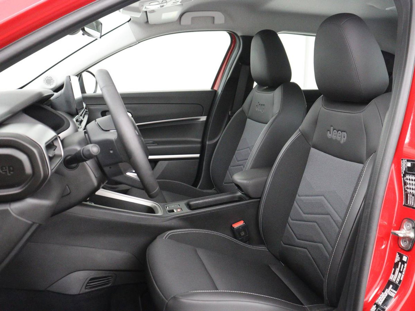 Jeep Avenger 54 kWh | SOH 94,2% | 3 Fase | Stoelverwarming | Carplay | Camera | Cruise control | Elektrische kofferklep | Climate control