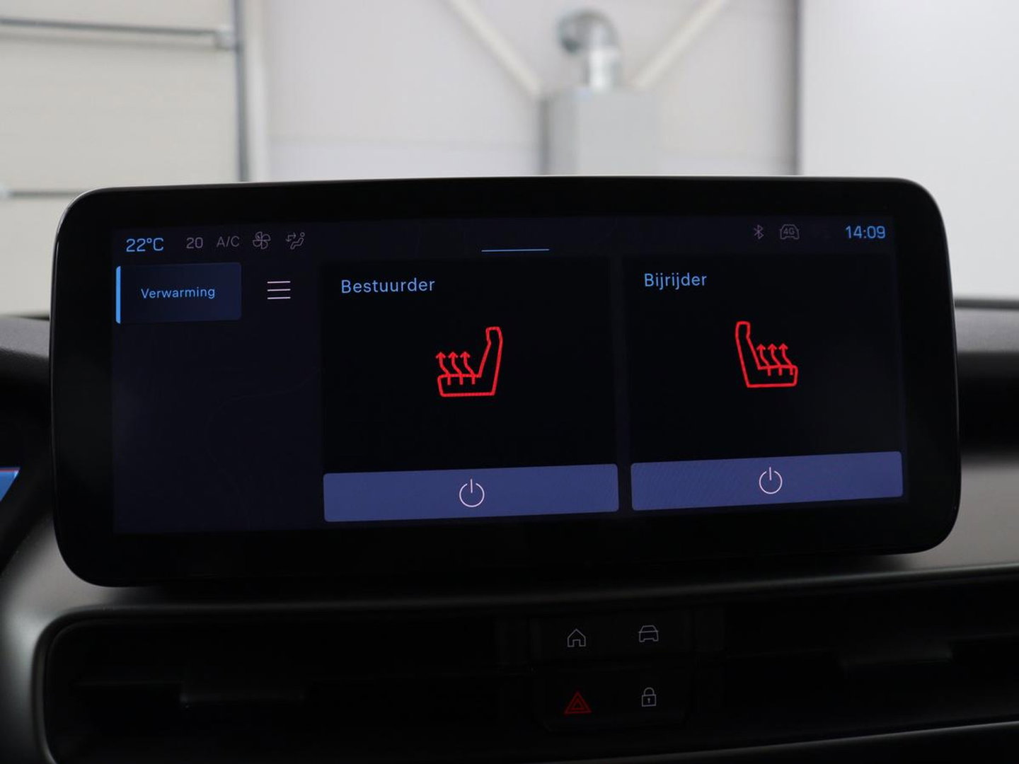 Jeep Avenger 54 kWh | SOH 94,2% | 3 Fase | Stoelverwarming | Carplay | Camera | Cruise control | Elektrische kofferklep | Climate control