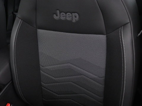 Jeep Avenger 54 kWh | SOH 94,2% | 3 Fase | Stoelverwarming | Carplay | Camera | Cruise control | Elektrische kofferklep | Climate control