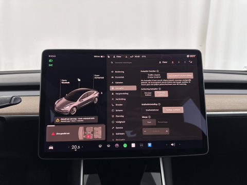 Tesla Model 3 Standard RWD Plus 60 kWh [ 3-Fase-11kW ]{SoH-98%} (INCL-BTW) Aut. *PANO | AUTOPILOT | LEATHER | KEYLESS | FULL-LED | MEMORY-PACK | TOPVIEW | DAB | CARPLAY | DIGI-COCKPIT | LANE-ASSIST | COMFORTSEATS | 19"ALU*