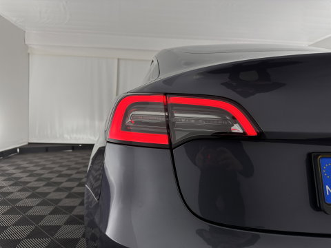 Tesla Model 3 Standard RWD Plus 60 kWh [ 3-Fase-11kW ]{SoH-98%} (INCL-BTW) Aut. *PANO | AUTOPILOT | LEATHER | KEYLESS | FULL-LED | MEMORY-PACK | TOPVIEW | DAB | CARPLAY | DIGI-COCKPIT | LANE-ASSIST | COMFORTSEATS | 19"ALU*