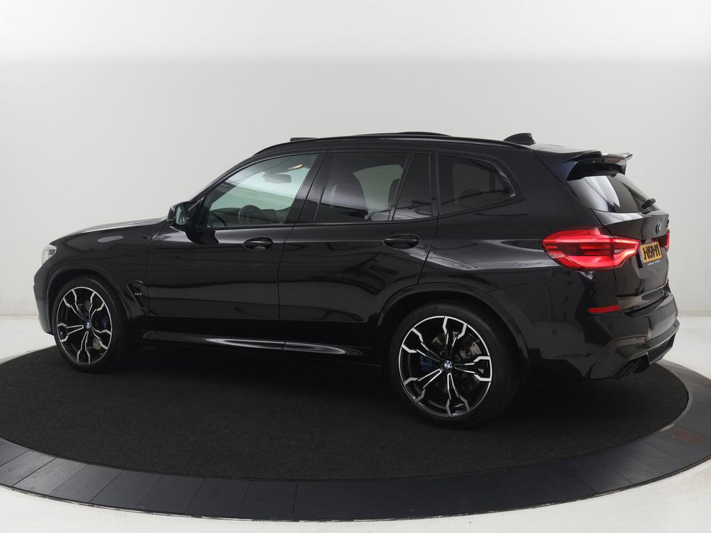 BMW X3 M Competition | Panoramadak | Head-Up | 360 Camera | Adaptive cruise | Leder | Achterbankverwarming | Carplay | Trekhaak | Sfeerverlichting | Harman/Kardon | Navigatie | Keyless | M Sportstoelen | 21'' velgen | Adaptief LED