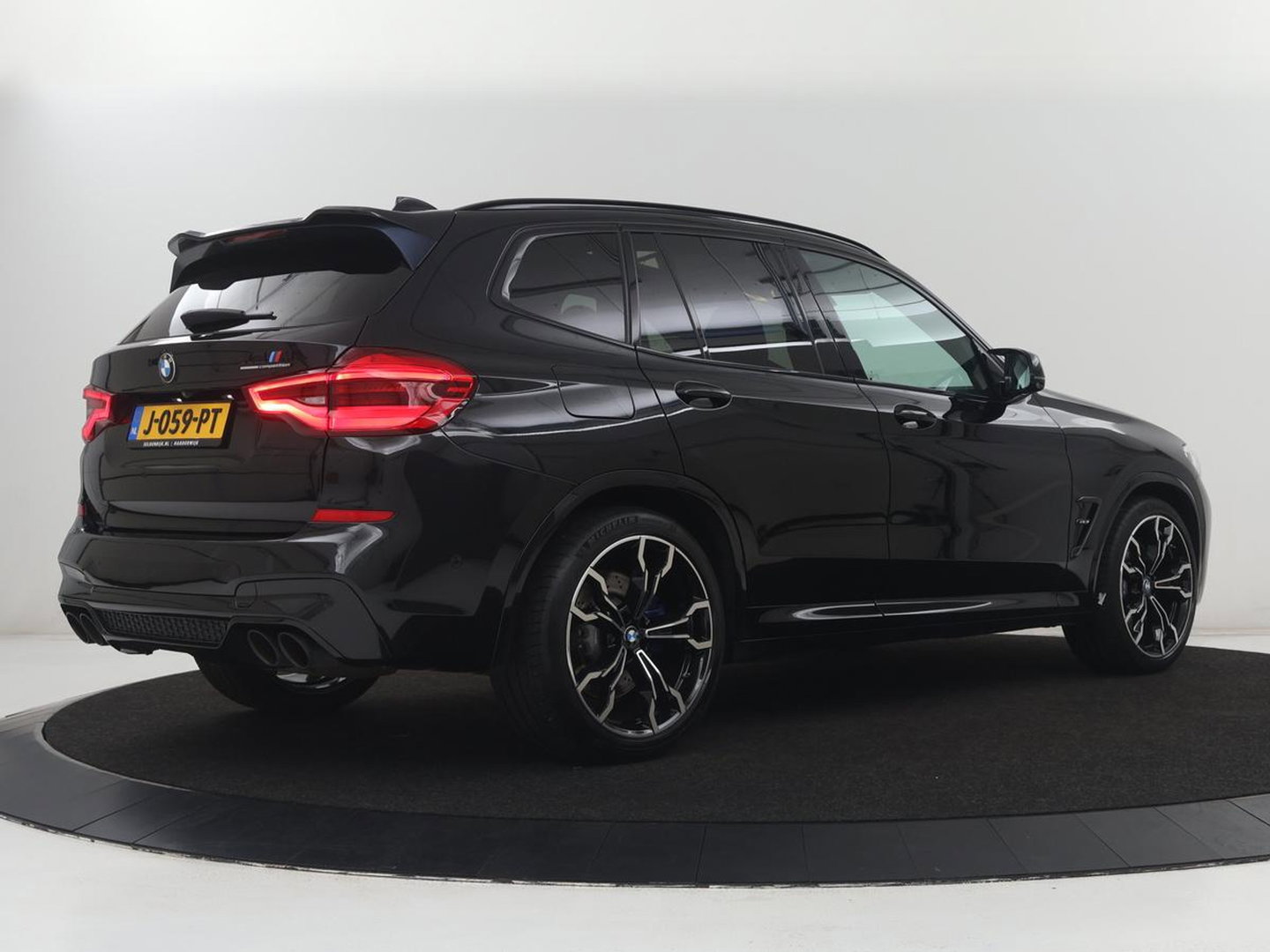 BMW X3 M Competition | Panoramadak | Head-Up | 360 Camera | Adaptive cruise | Leder | Achterbankverwarming | Carplay | Trekhaak | Sfeerverlichting | Harman/Kardon | Navigatie | Keyless | M Sportstoelen | 21'' velgen | Adaptief LED