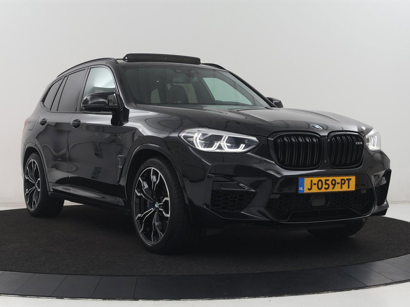 BMW X3 M Competition | Panoramadak | Head-Up | 360 Camera | Adaptive cruise | Leder | Achterbankverwarming | Carplay | Trekhaak | Sfeerverlichting | Harman/Kardon | Navigatie | Keyless | M Sportstoelen | 21'' velgen | Adaptief LED