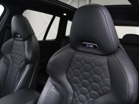 BMW X3 M Competition | Panoramadak | Head-Up | 360 Camera | Adaptive cruise | Leder | Achterbankverwarming | Carplay | Trekhaak | Sfeerverlichting | Harman/Kardon | Navigatie | Keyless | M Sportstoelen | 21'' velgen | Adaptief LED