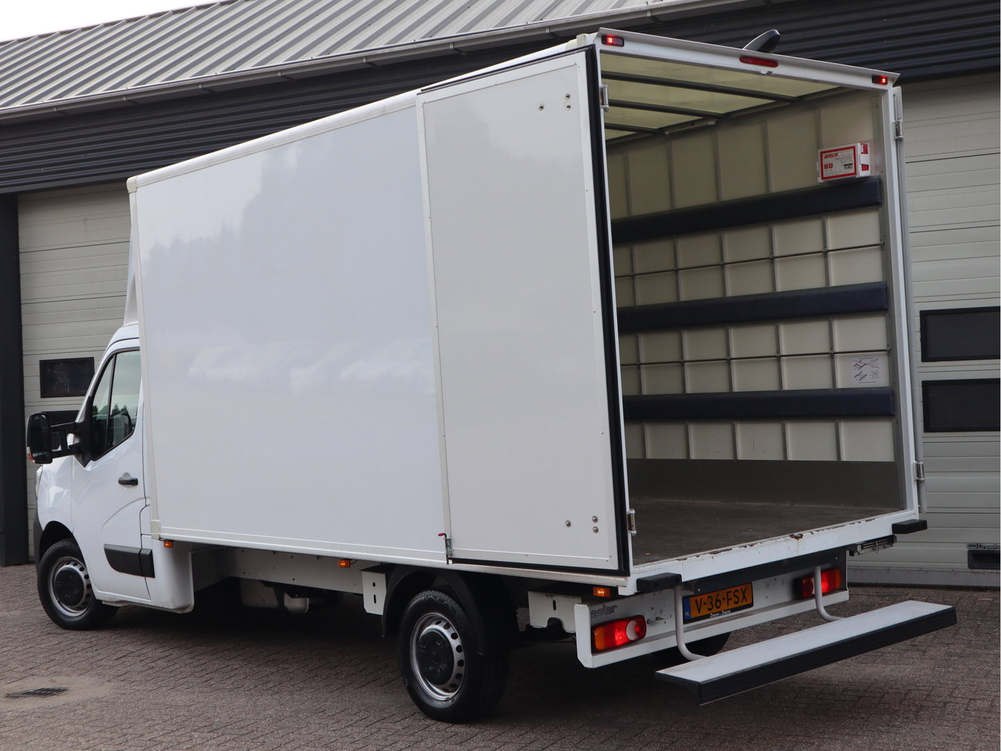 Renault Master 2.3 dCi 146pk Euro 6 Bakwagen - Airco - Camera