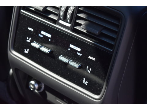 Porsche Cayenne Coupé 3.0 E-Hybrid Spor Chrono 470 pk | NL-Auto | Keyless | Luchtvering | HUD | 360 gr. camera | Softclose | Pano | Nieuwstaat