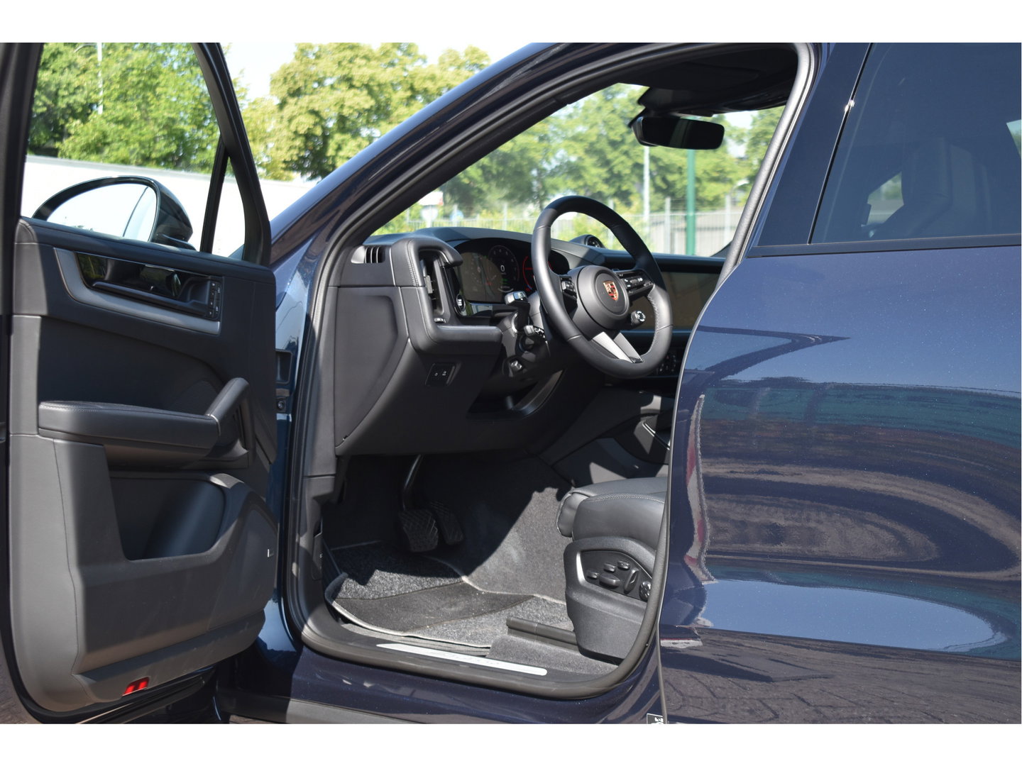 Porsche Cayenne Coupé 3.0 E-Hybrid Spor Chrono 470 pk | NL-Auto | Keyless | Luchtvering | HUD | 360 gr. camera | Softclose | Pano | Nieuwstaat