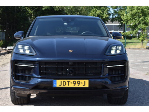 Porsche Cayenne Coupé 3.0 E-Hybrid Spor Chrono 470 pk | NL-Auto | Keyless | Luchtvering | HUD | 360 gr. camera | Softclose | Pano | Nieuwstaat