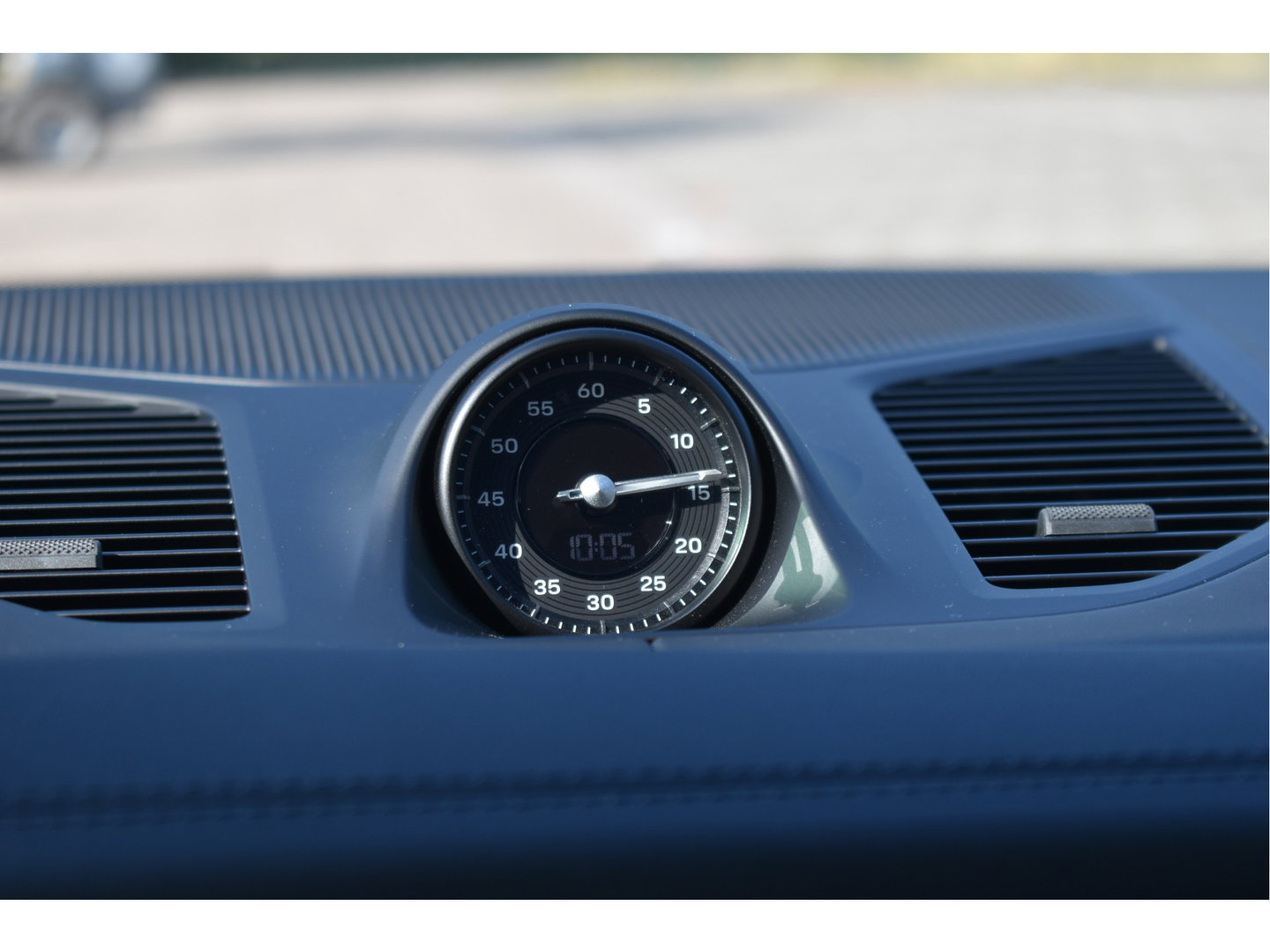 Porsche Cayenne Coupé 3.0 E-Hybrid Spor Chrono 470 pk | NL-Auto | Keyless | Luchtvering | HUD | 360 gr. camera | Softclose | Pano | Nieuwstaat