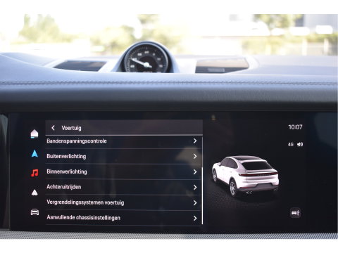 Porsche Cayenne Coupé 3.0 E-Hybrid Spor Chrono 470 pk | NL-Auto | Keyless | Luchtvering | HUD | 360 gr. camera | Softclose | Pano | Nieuwstaat