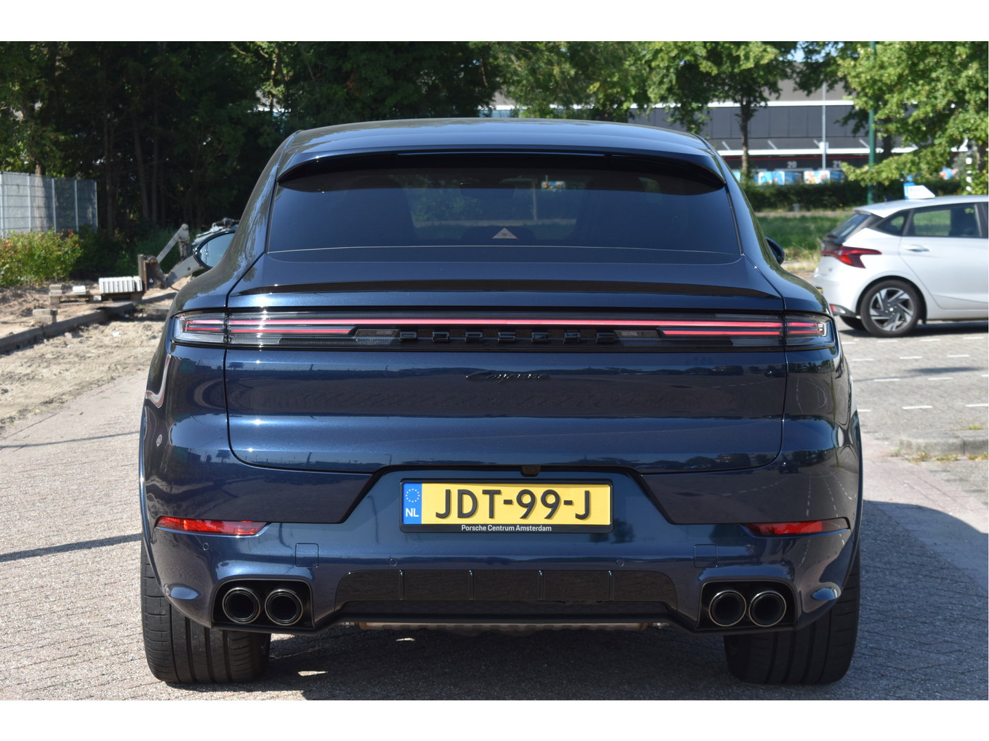 Porsche Cayenne Coupé 3.0 E-Hybrid Spor Chrono 470 pk | NL-Auto | Keyless | Luchtvering | HUD | 360 gr. camera | Softclose | Pano | Nieuwstaat
