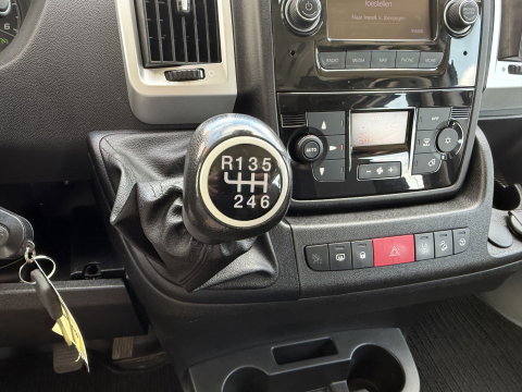 Fiat Ducato Maxi 35H 2.3 MultiJet L2H1 DC 5 persoons / trekhaak 3000 kg! / euro 6 / bpm vrij / zilver metallic / cruise en climate control / ingerichte laadruimte / lease vanaf €