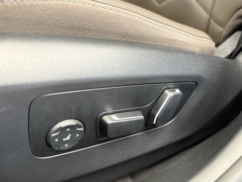 BMW i5 eDrive40 84 kWh Head-Up ACC PDC Trekhaak M-Sport Leder 24 Maanden garantie* (Vraag naar de voorwaarden)