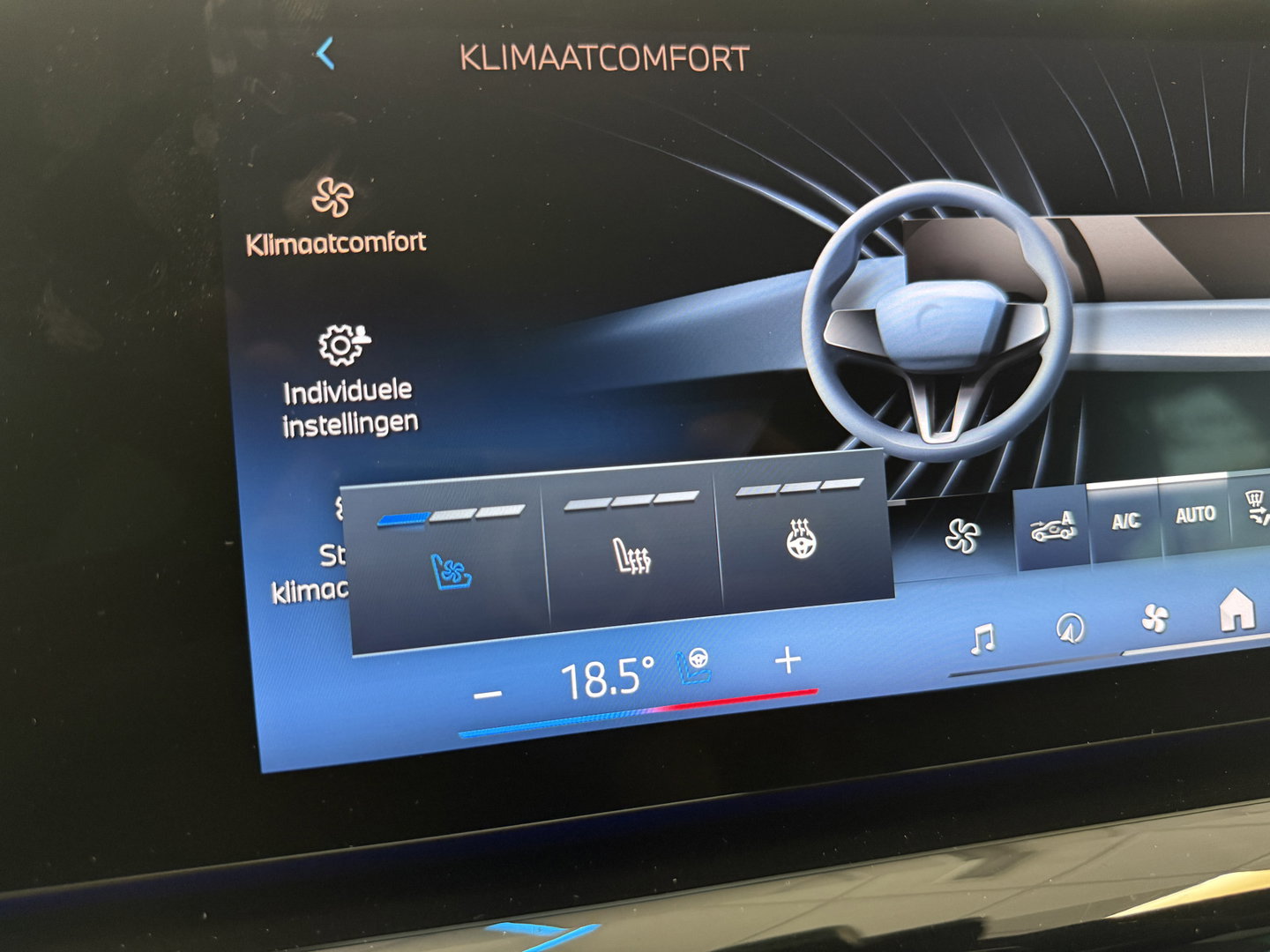 BMW i5 eDrive40 84 kWh Head-Up ACC PDC Trekhaak M-Sport Leder 24 Maanden garantie* (Vraag naar de voorwaarden)