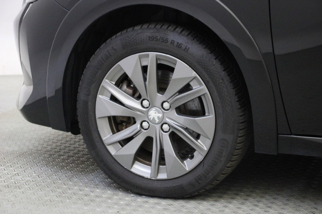 Peugeot e-208
