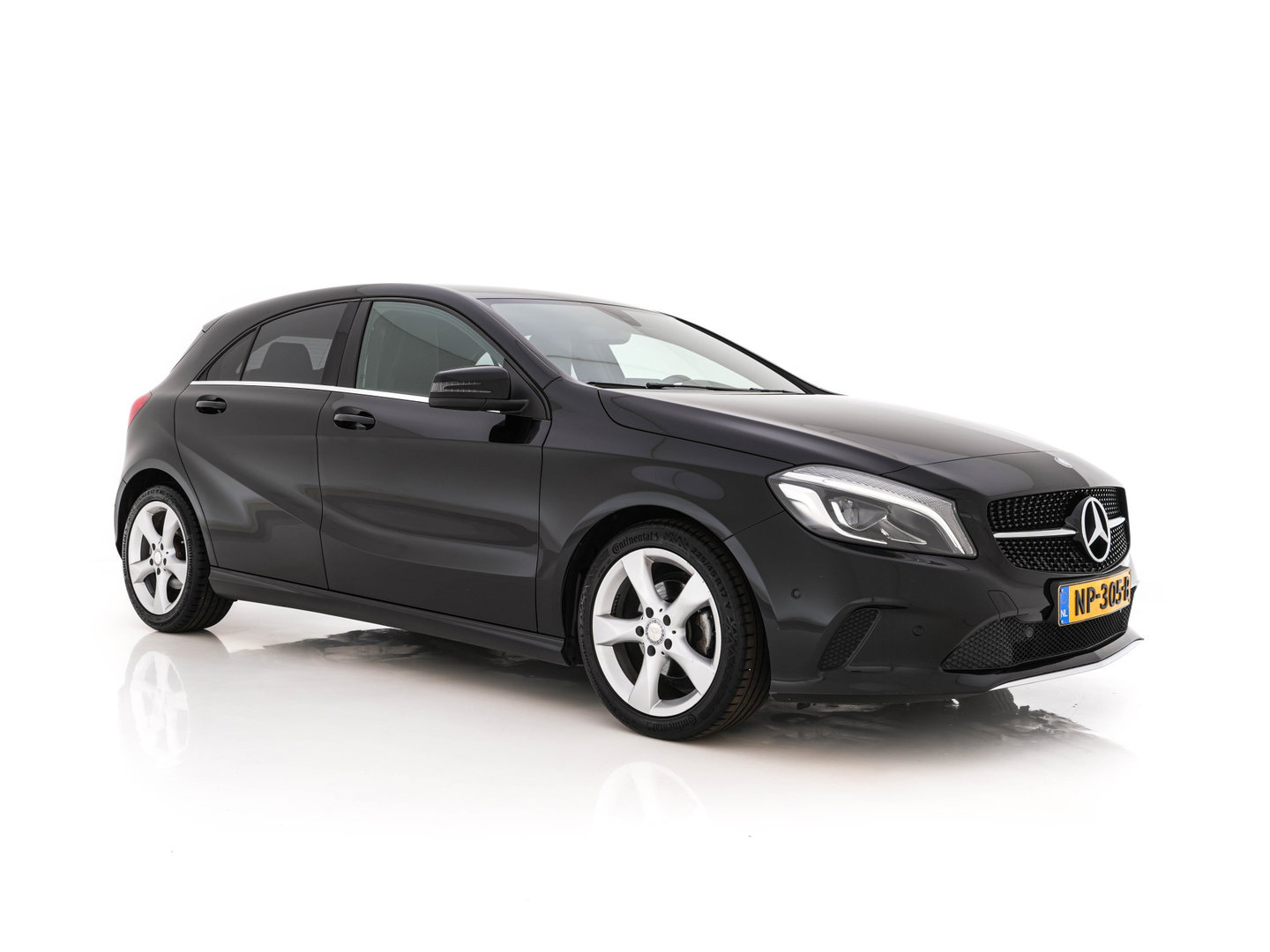 Mercedes-Benz A-Klasse 180 d Business Solution *LEATHER-FABRIC | FULL-LED | NAVI-FULLMAP | CAMERA | HEATED-SPORTSEATS | PRIVACY-GLASS | ECC | PDC | CRUISE | 17''ALU*