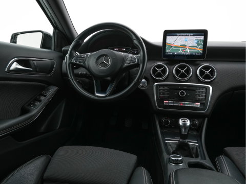 Mercedes-Benz A-Klasse 180 d Business Solution *LEATHER-FABRIC | FULL-LED | NAVI-FULLMAP | CAMERA | HEATED-SPORTSEATS | PRIVACY-GLASS | ECC | PDC | CRUISE | 17''ALU*
