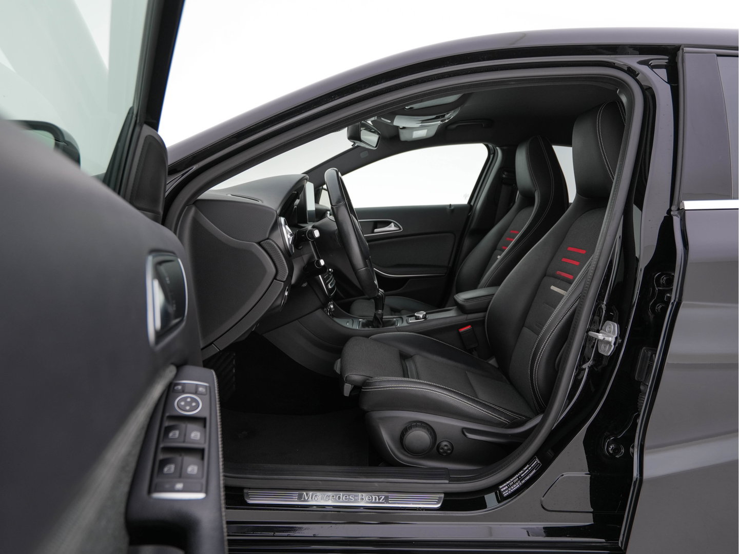 Mercedes-Benz A-Klasse 180 d Business Solution *LEATHER-FABRIC | FULL-LED | NAVI-FULLMAP | CAMERA | HEATED-SPORTSEATS | PRIVACY-GLASS | ECC | PDC | CRUISE | 17''ALU*