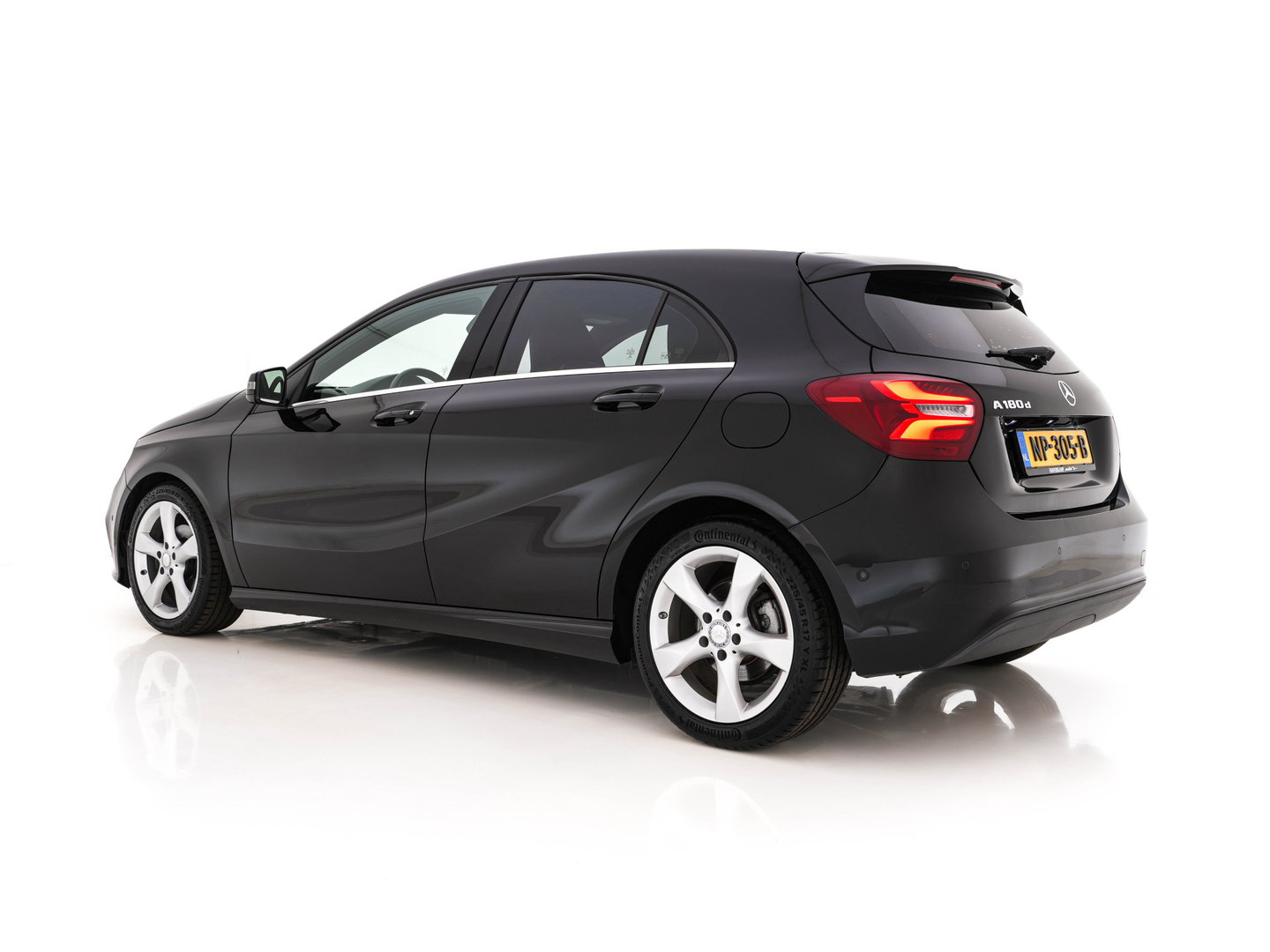 Mercedes-Benz A-Klasse 180 d Business Solution *LEATHER-FABRIC | FULL-LED | NAVI-FULLMAP | CAMERA | HEATED-SPORTSEATS | PRIVACY-GLASS | ECC | PDC | CRUISE | 17''ALU*