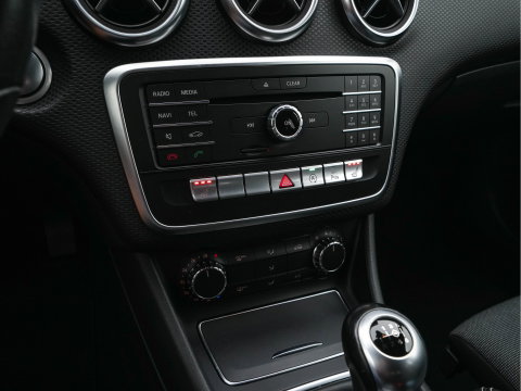 Mercedes-Benz A-Klasse 180 d Business Solution *LEATHER-FABRIC | FULL-LED | NAVI-FULLMAP | CAMERA | HEATED-SPORTSEATS | PRIVACY-GLASS | ECC | PDC | CRUISE | 17''ALU*