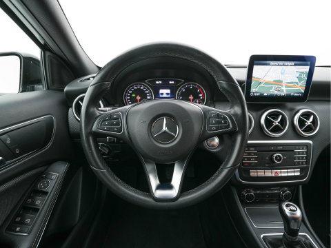 Mercedes-Benz A-Klasse 180 d Business Solution *LEATHER-FABRIC | FULL-LED | NAVI-FULLMAP | CAMERA | HEATED-SPORTSEATS | PRIVACY-GLASS | ECC | PDC | CRUISE | 17''ALU*