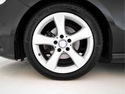 Mercedes-Benz A-Klasse 180 d Business Solution *LEATHER-FABRIC | FULL-LED | NAVI-FULLMAP | CAMERA | HEATED-SPORTSEATS | PRIVACY-GLASS | ECC | PDC | CRUISE | 17''ALU*