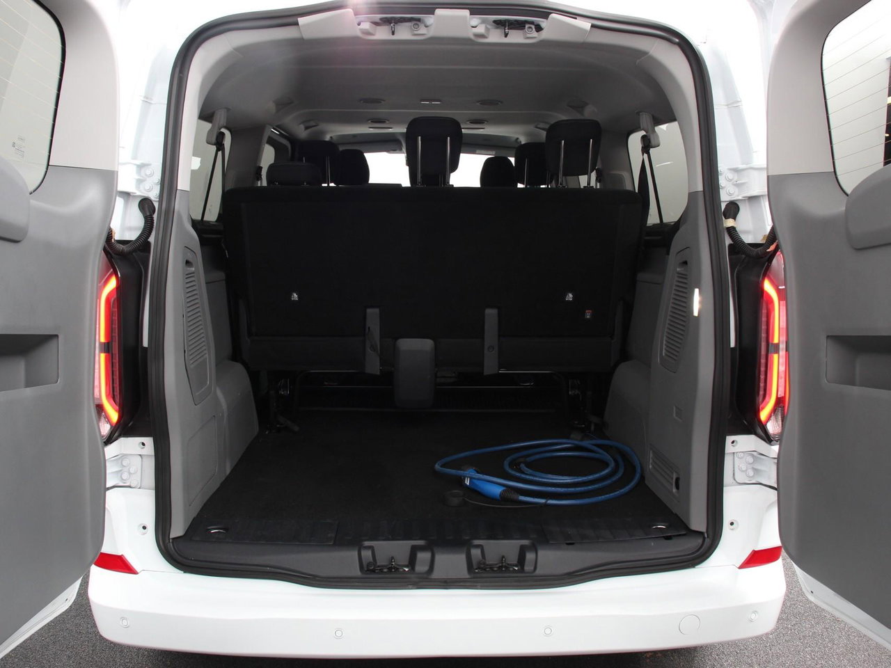 Ford E-Transit Custom