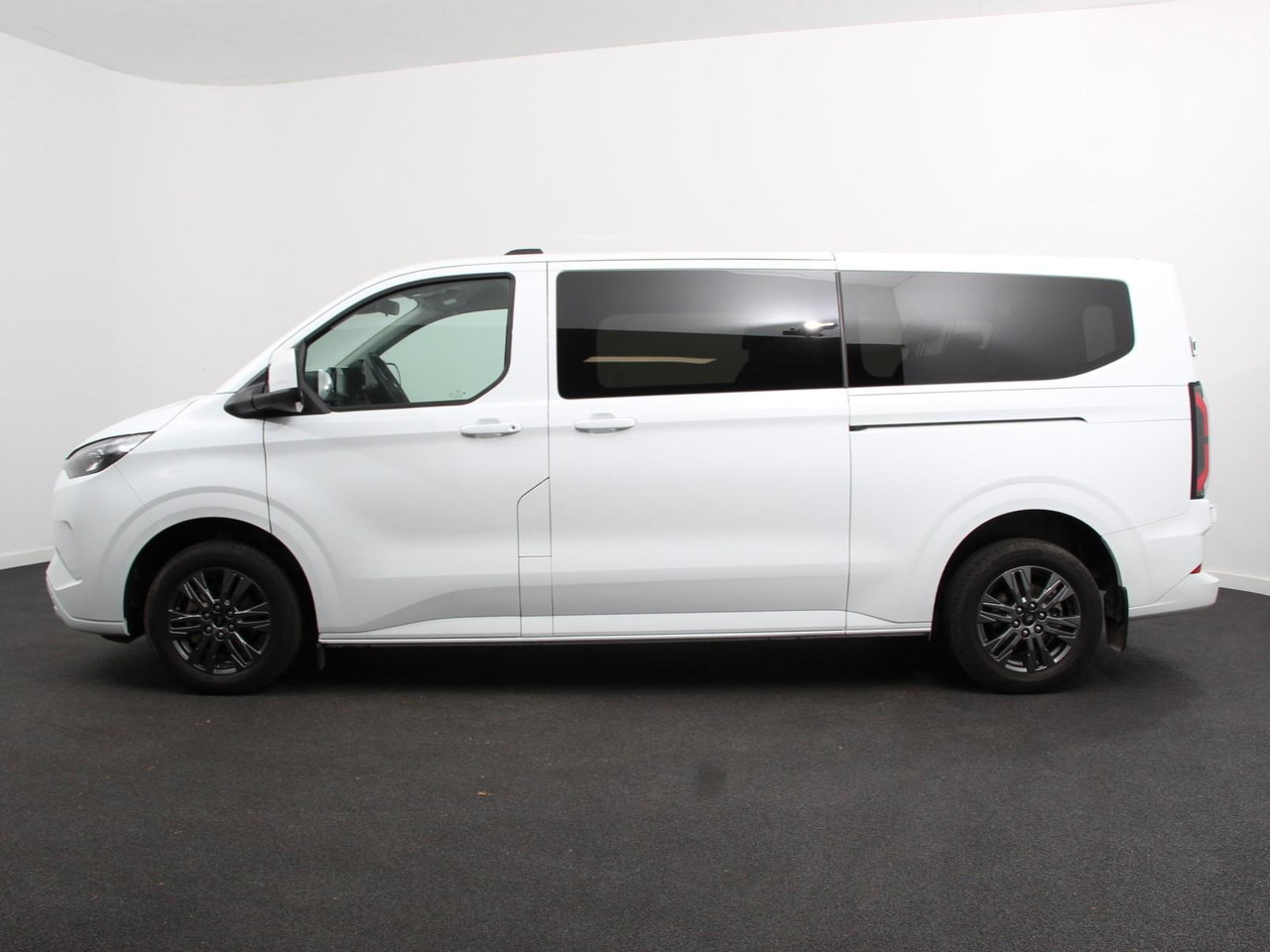 Ford E-Transit Custom