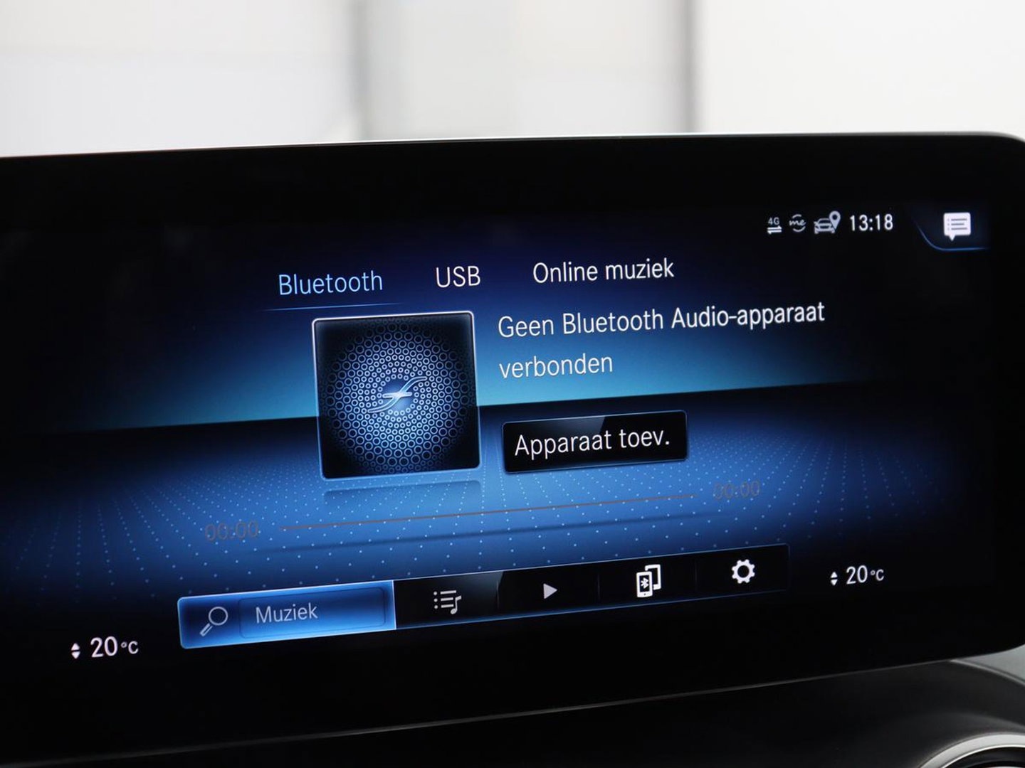 Mercedes-Benz GLC 300e 4MATIC Business Solution AMG | SOH 86,6% | Panorama dak | 360 Camera | Trekhaak | Adaptive cruise | Navigatie | DAB+ | Carplay | Bluetooth | Sfeerverlichting | Verkeersteken assistent | Climate control