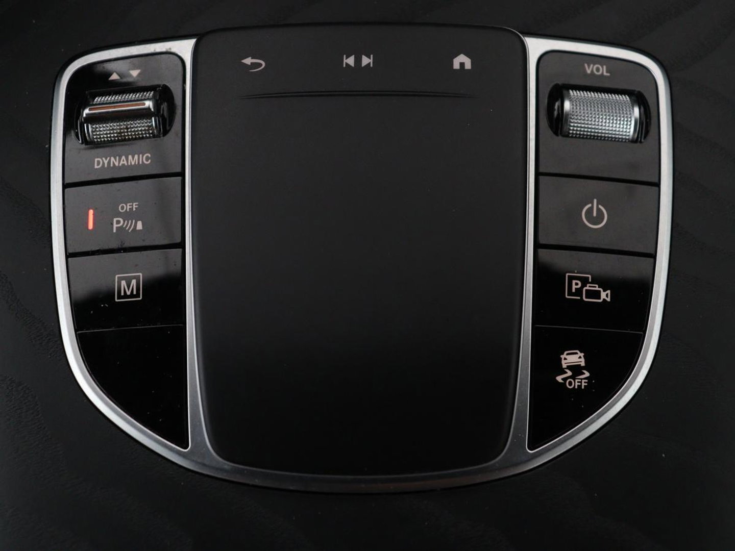 Mercedes-Benz GLC 300e 4MATIC Business Solution AMG | SOH 86,6% | Panorama dak | 360 Camera | Trekhaak | Adaptive cruise | Navigatie | DAB+ | Carplay | Bluetooth | Sfeerverlichting | Verkeersteken assistent | Climate control