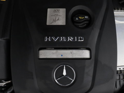 Mercedes-Benz GLC 300e 4MATIC Business Solution AMG | SOH 86,6% | Panorama dak | 360 Camera | Trekhaak | Adaptive cruise | Navigatie | DAB+ | Carplay | Bluetooth | Sfeerverlichting | Verkeersteken assistent | Climate control