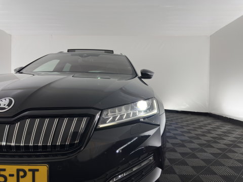 Škoda Superb Combi 1.4 TSI iV Sportline Business (Plug-in) (INCL.BTW) Aut. *PANO | LEATHER-MICROFIBRE | FULL-LED | DIGI-COCKPIT | HEATED-SPORTSEATS | KEYLESS | DAB+ | NAVI-FULLMAP | PRIVACYGLASS | SHIFT-PADDLES | AMBIENT-LIGHT | ECC | PDC | CRUSIE |