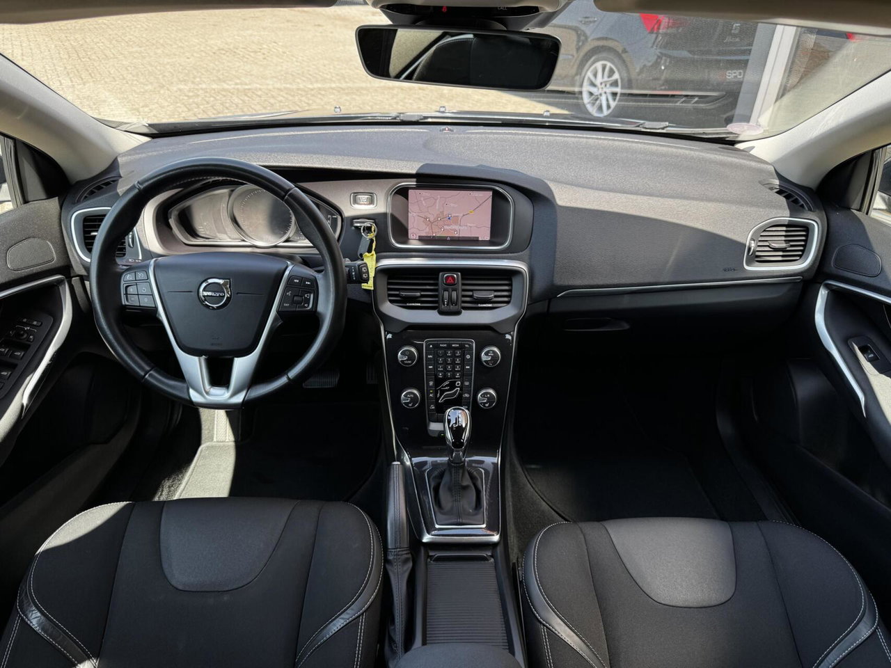 Volvo V40
